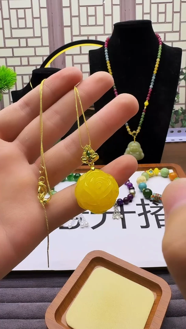 14K金镶嵌吊坠(赠链)蜜蜡D21