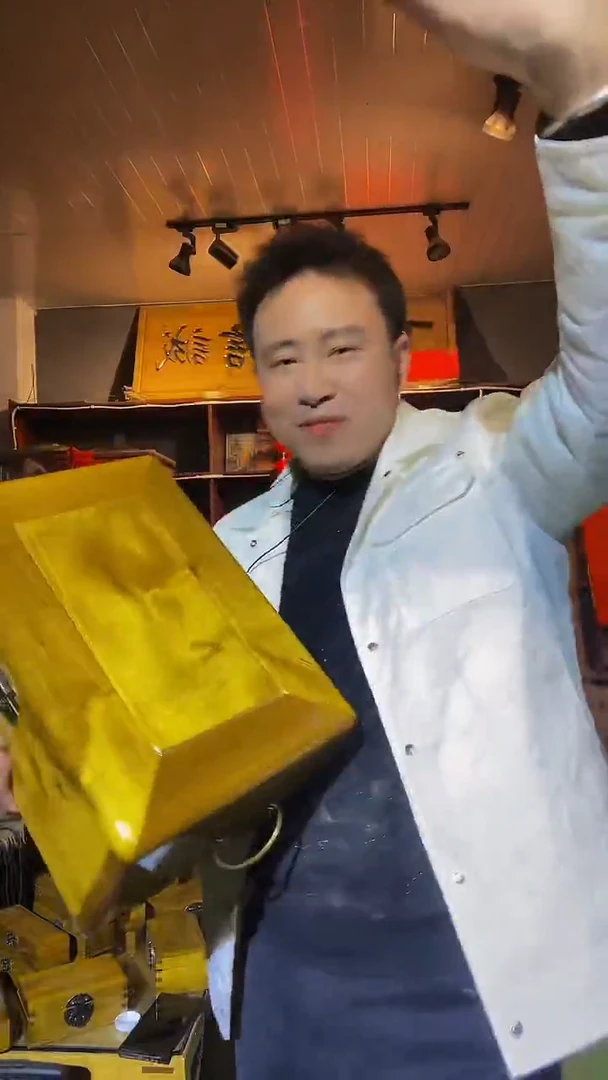 【闪购商品】金丝楠木艺金丝楠彩礼箱
