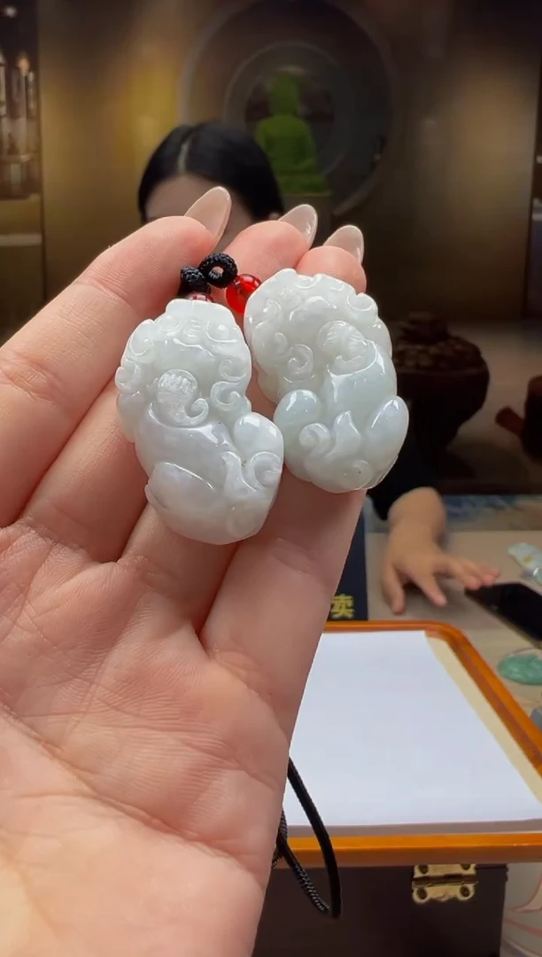 翡翠未镶嵌颈饰QA2025-5-26-3