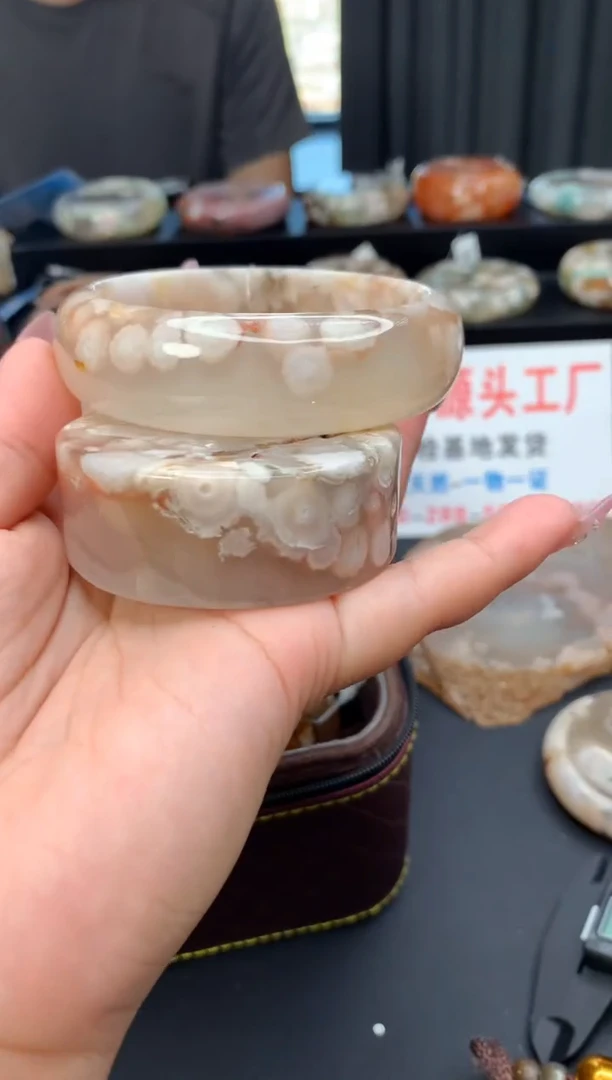 石英质玉手镯未镶嵌赠送镯心（圈口61