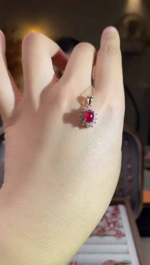 银S925镶嵌颈饰红宝石颈饰