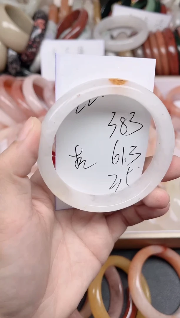 未镶嵌手镯石英质玉383