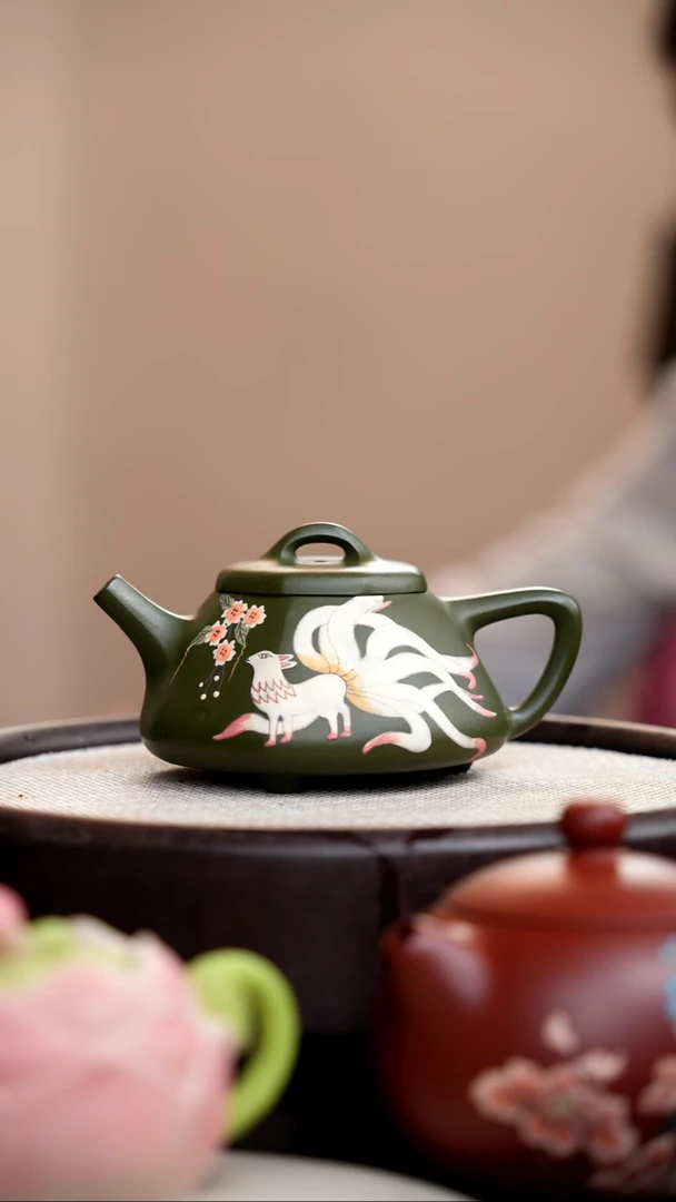 茶壶紫砂民国绿八方石瓢泥绘凤九