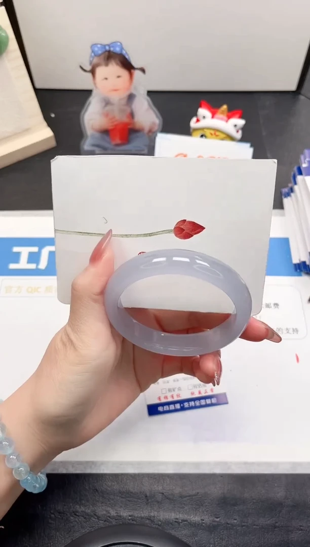 【闪购商品】石英质玉手镯未镶嵌70-62