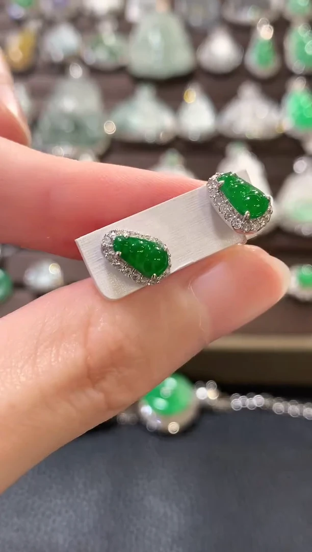 18K金镶嵌翡翠耳饰a149