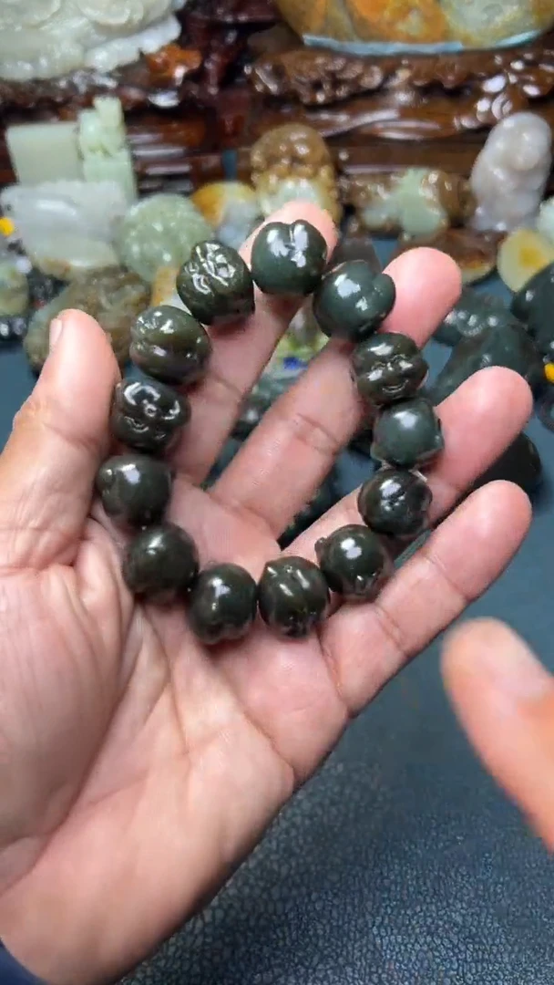 未镶嵌和田玉把件-