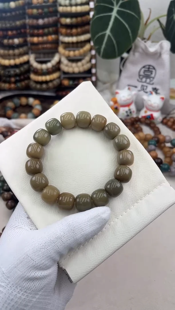 菩提根/象牙果手串a593卡15 干磨猪油膏