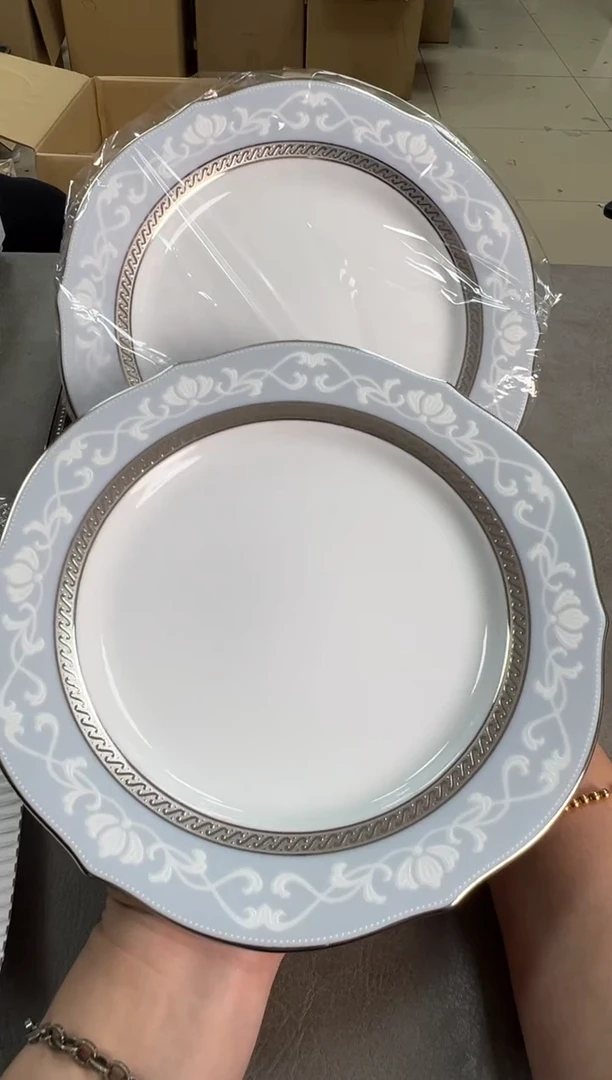 则武 原盒 皮小桃瓷器 都是大漂亮