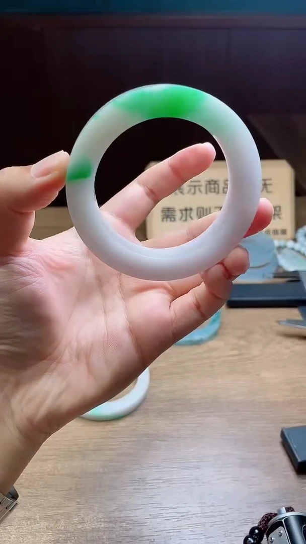定制翡翠手镯未镶嵌小*哥定制