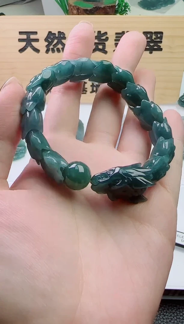 颈饰未镶嵌翡翠天然A货翡翠  多样性发其一