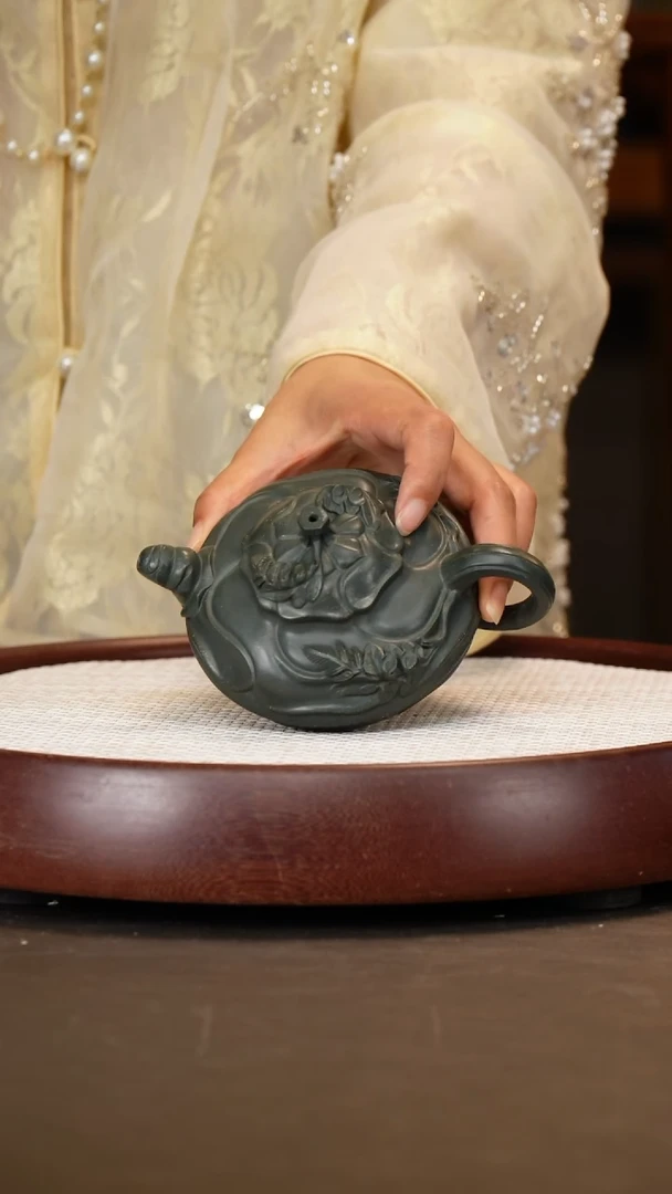 茶壶紫砂胡***湖【杨建英】绿泥风卷葵  260CC