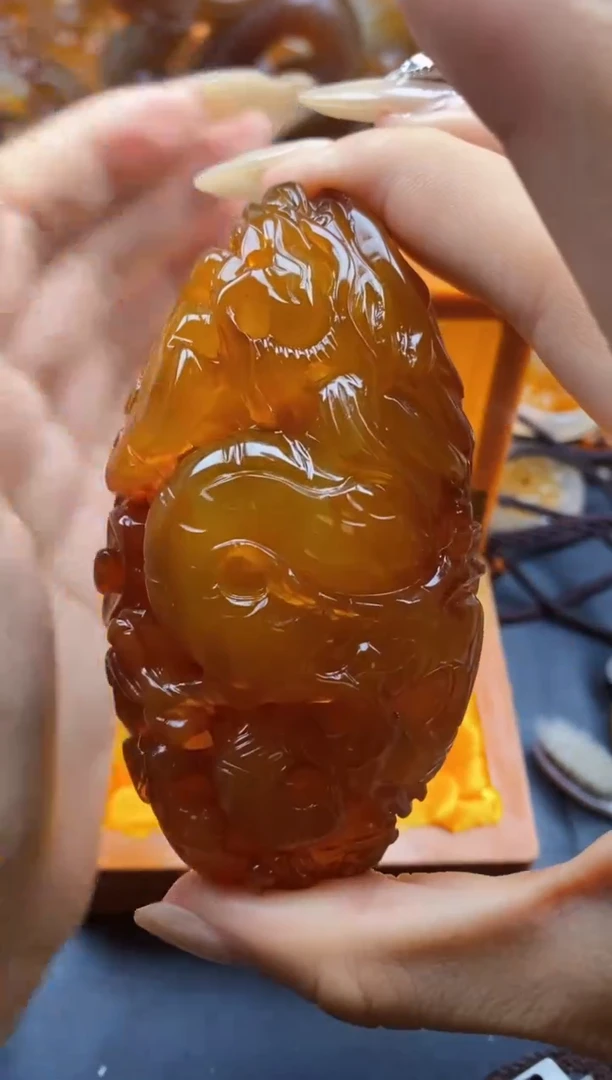 玛瑙/玉髓挂件未镶嵌峰**涌ll