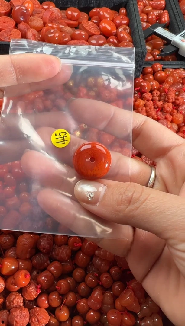 【闪购商品】南红玛瑙颈饰未镶嵌1