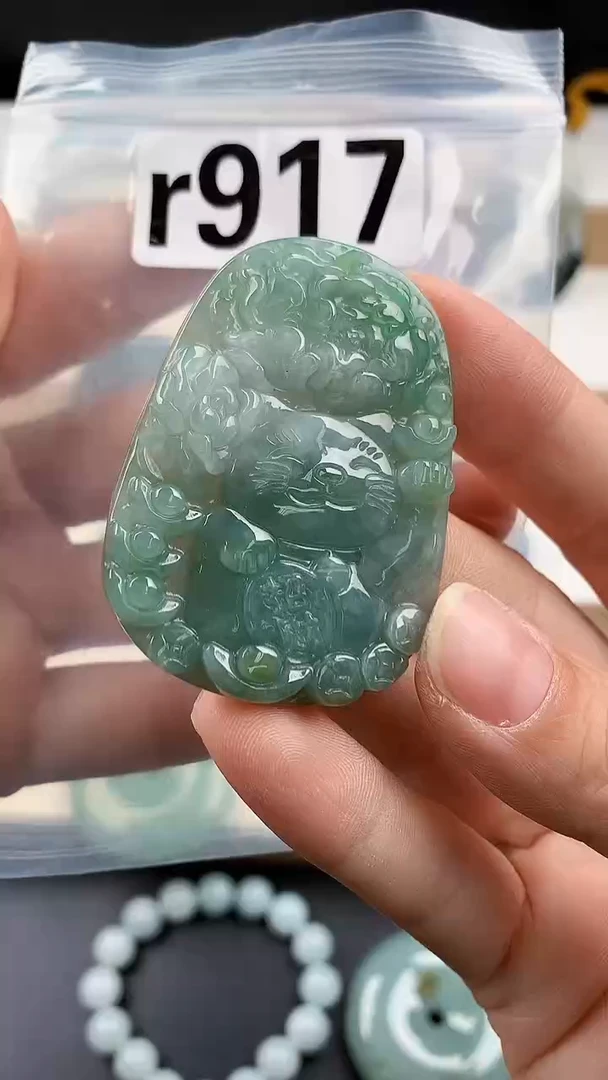 颈饰未镶嵌翡翠天然翡翠吊坠挂件