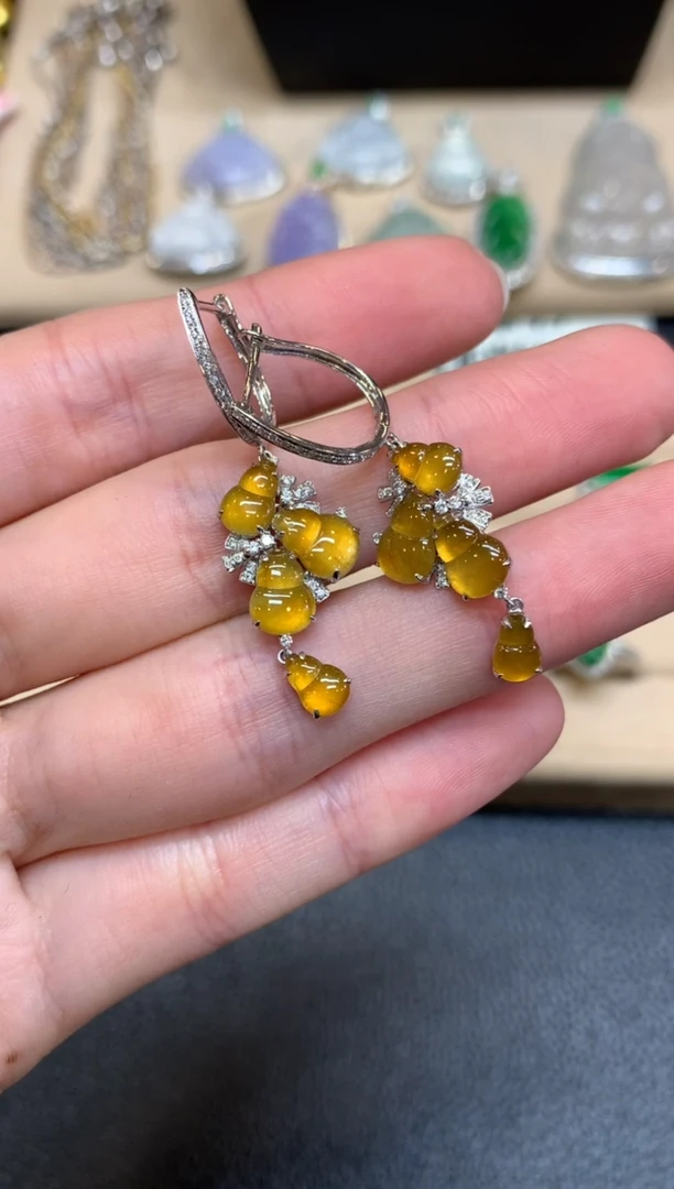 【闪购商品】翡翠耳饰18K金镶嵌葫芦【无服务费】