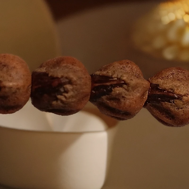 J457 猕猴 朝奉柏香文玩甄选 原桩红芽红油皮满鬼坑 百香籽串