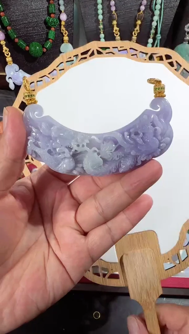 颈饰未镶嵌翡翠吊坠