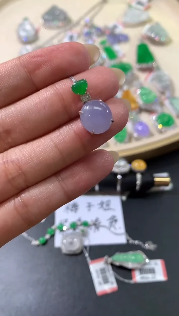 吊坠(不含链)18K金镶嵌翡翠W22|9800
