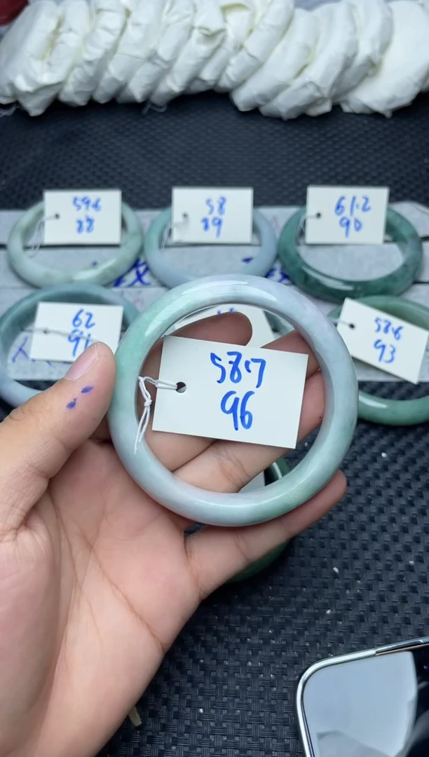 未镶嵌手镯翡翠96