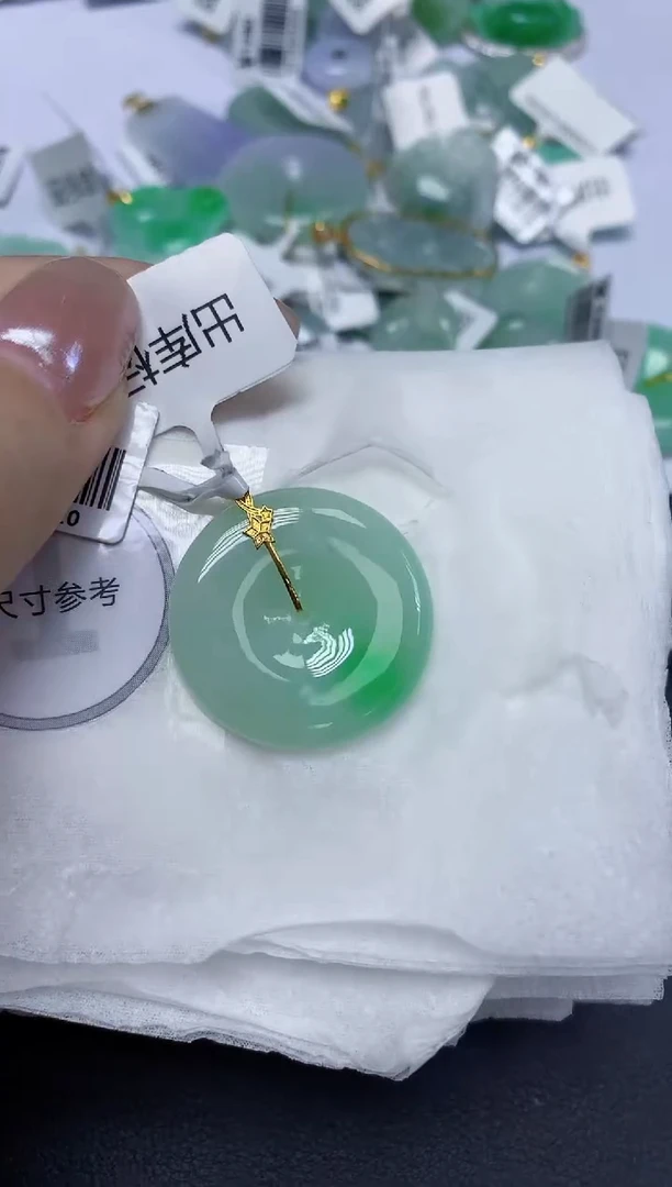 翡翠18K金镶嵌颈饰天然缅甸翡翠A货百元以上9元证书费自理