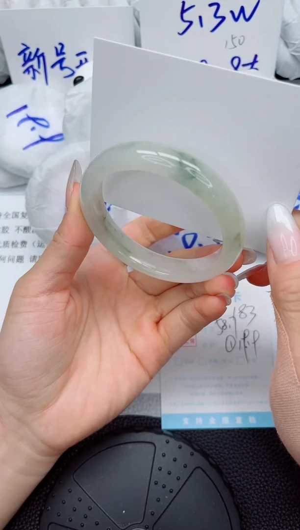 石英质玉手镯未镶嵌183-