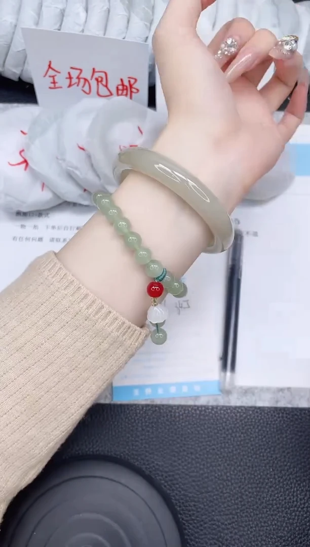 未镶嵌手镯石英质玉22-64.5