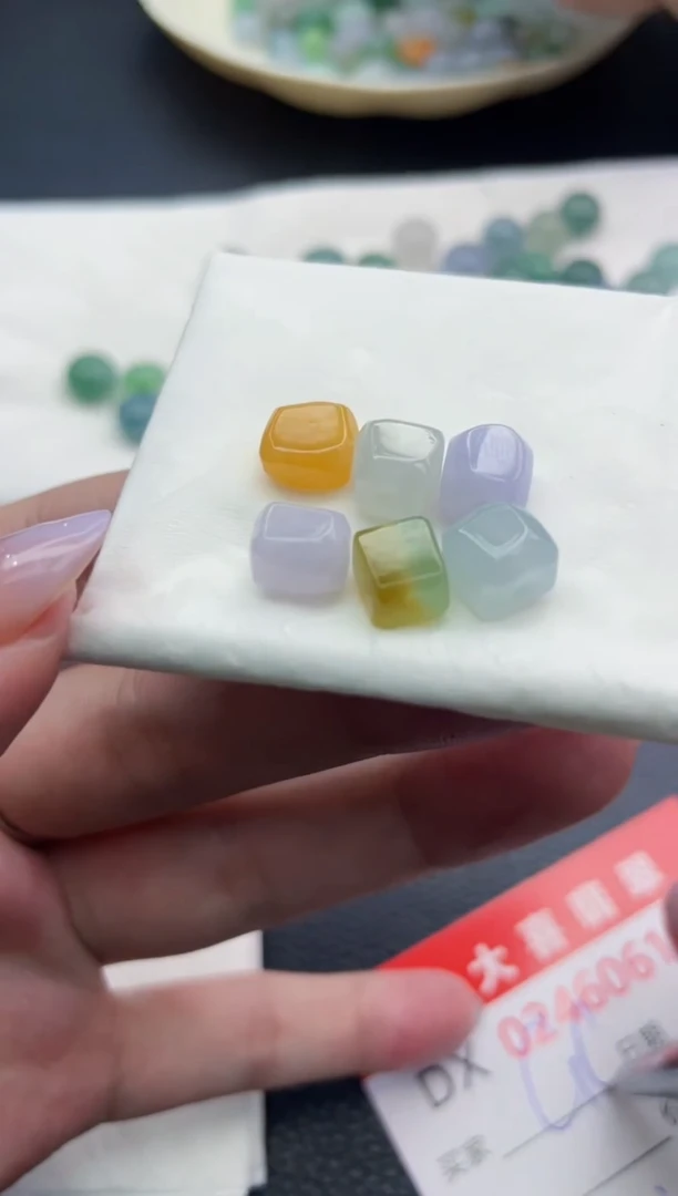 定制翡翠未镶嵌珠子
