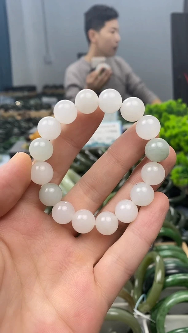 未镶嵌手镯透闪石质玉12mm