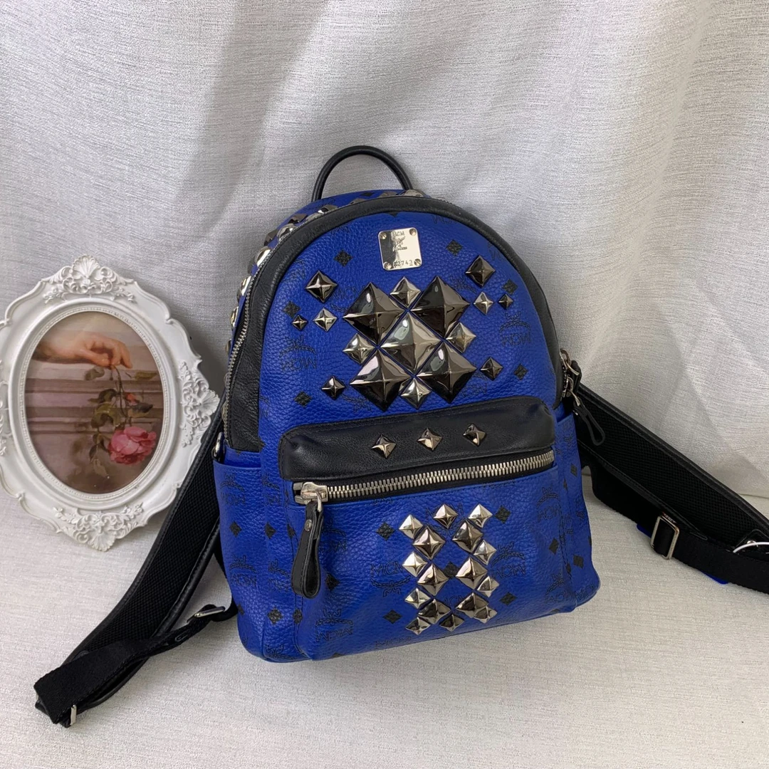 95新 MCM 26蓝黑拼色双肩包/WJ11520544/0544