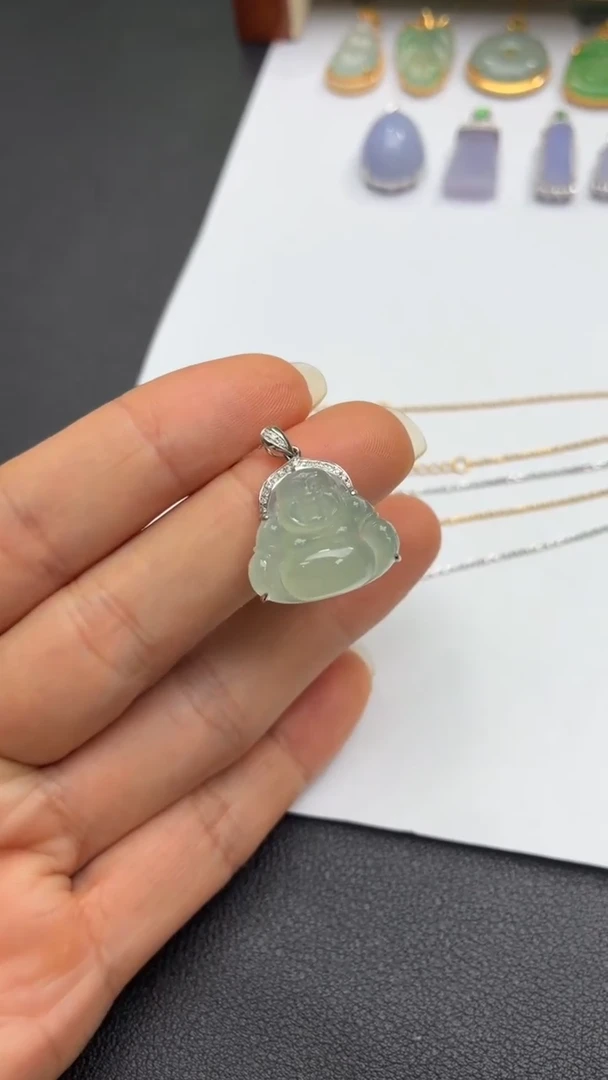 颈饰18K金镶嵌翡翠天然翡翠A货