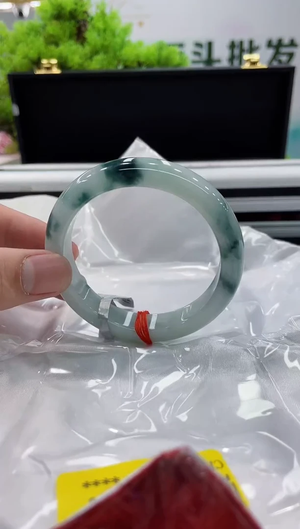 【闪购商品】翡翠手镯未镶嵌手镯