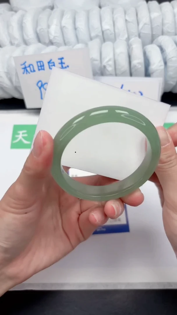 【闪购商品】石英质玉手镯未镶嵌118-