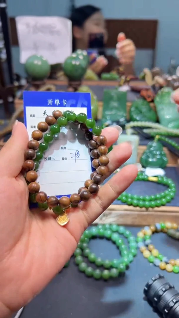 颈饰未镶嵌和田玉多样性发一