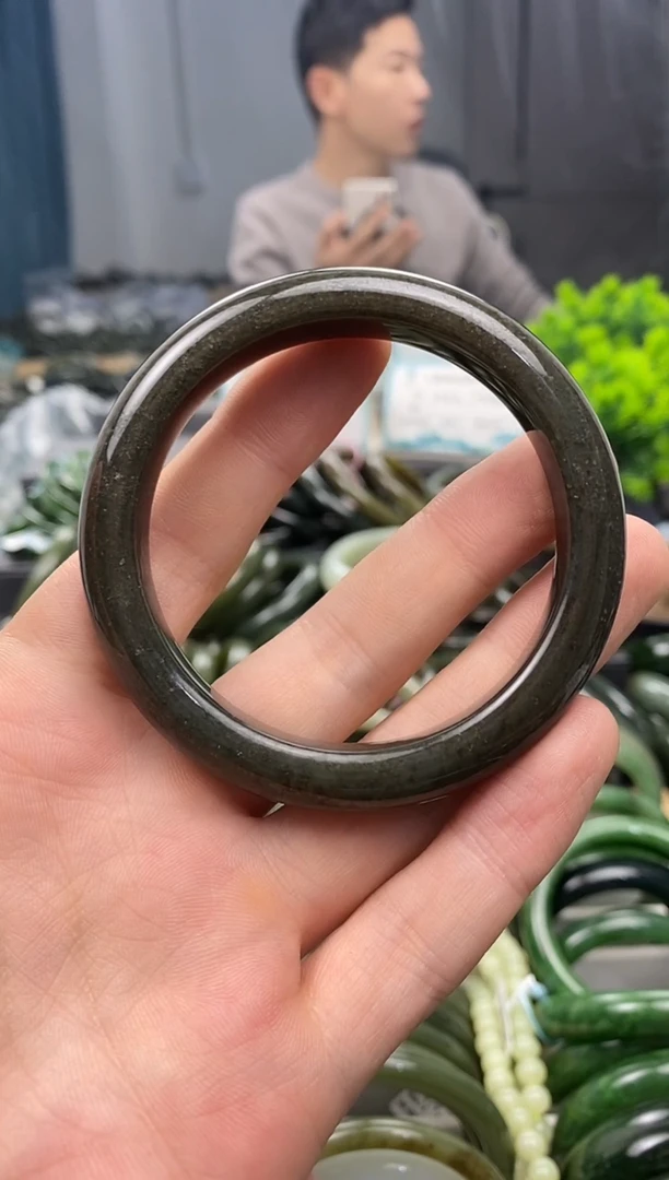 未镶嵌手镯和田玉56.4