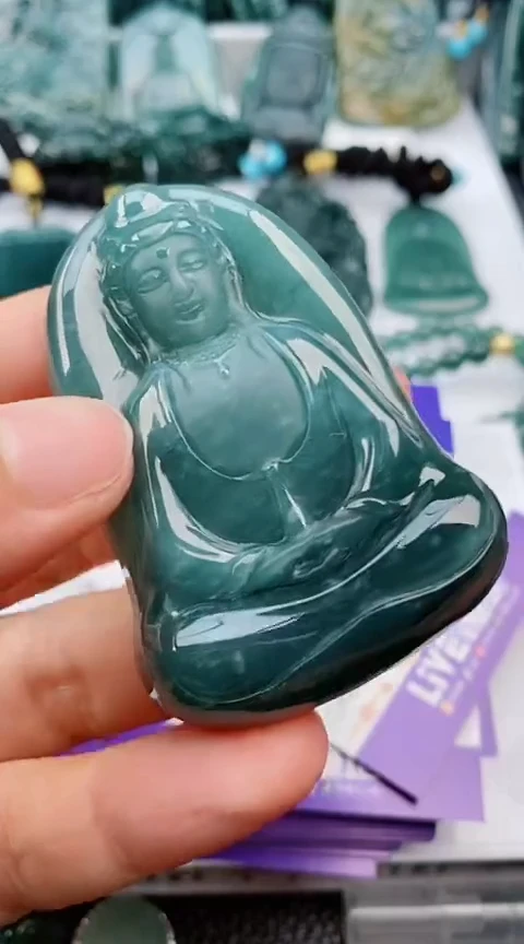 翡翠未镶嵌颈饰