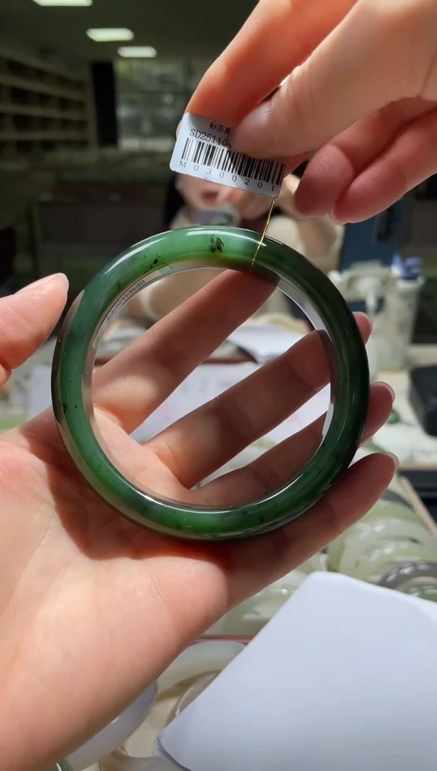 未镶嵌手镯和田玉63圈口 0201