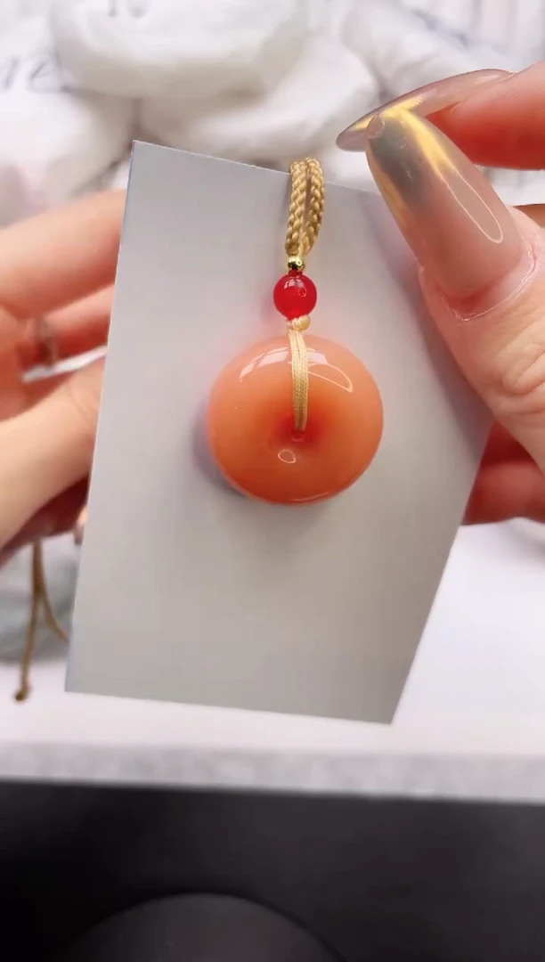 【闪购商品】石英质玉手镯未镶嵌桃花平安扣