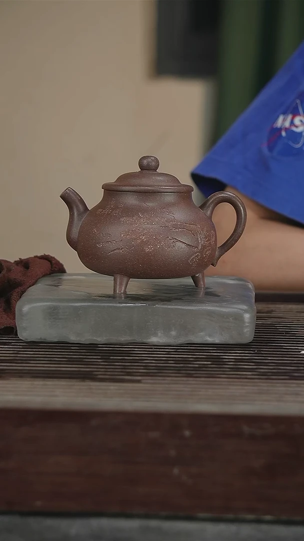茶壶紫砂高工陈亚萍260CC带证187号