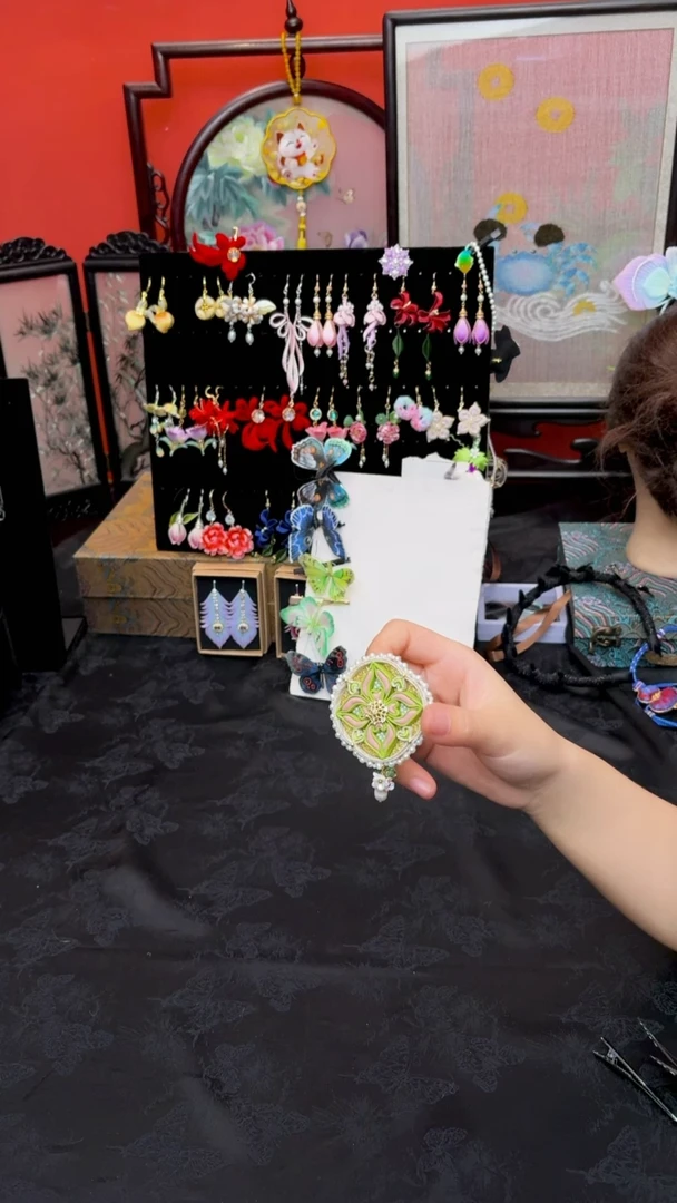 刺绣每****白非遗苏绣手工饰品