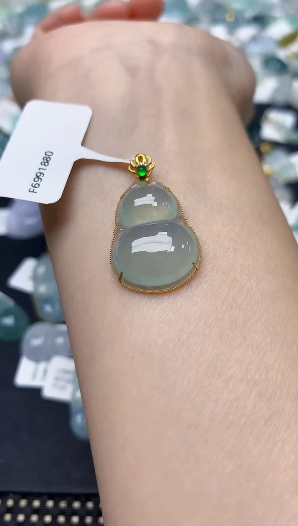 颈饰18K金镶嵌翡翠天然缅甸A货翡翠