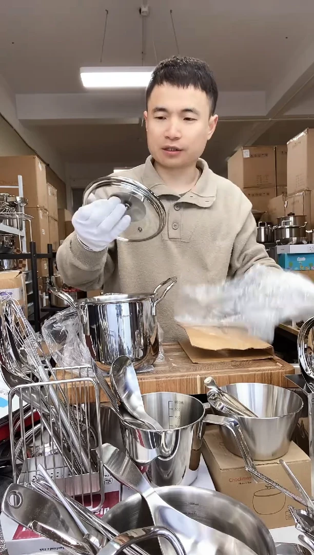 A19 微瑕卓德铭14cm小深桶