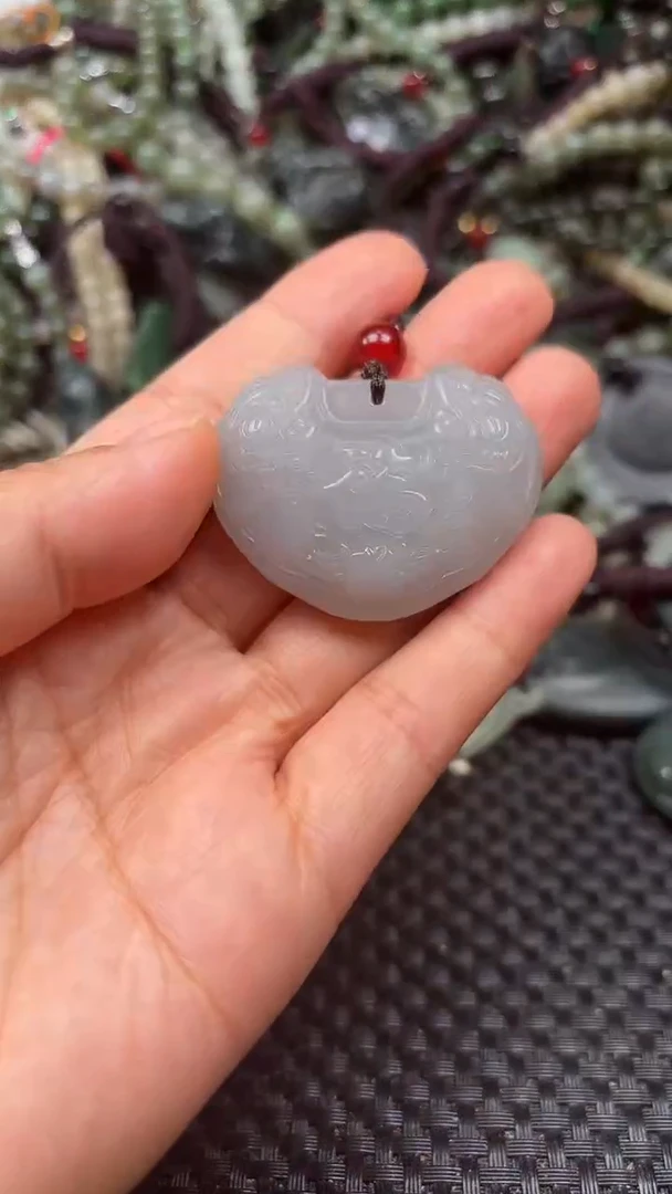 和田玉未镶嵌颈饰1