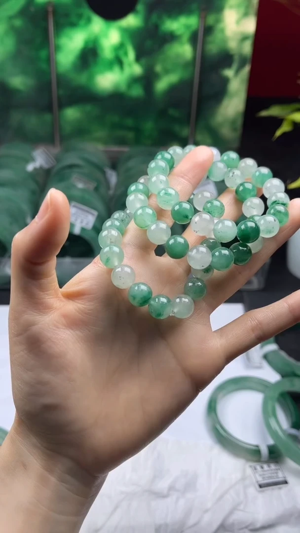 【闪购商品】石英质玉手串未镶嵌天然非洲翠手串多样性发一件