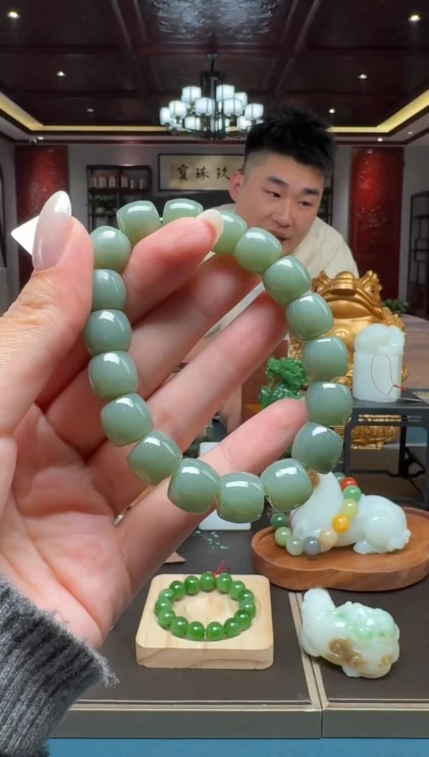 未镶嵌和田玉挂件qml