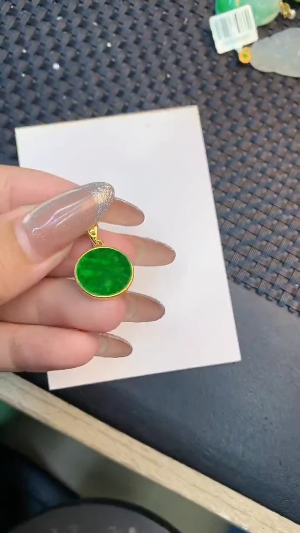 颈饰未镶嵌翡翠1