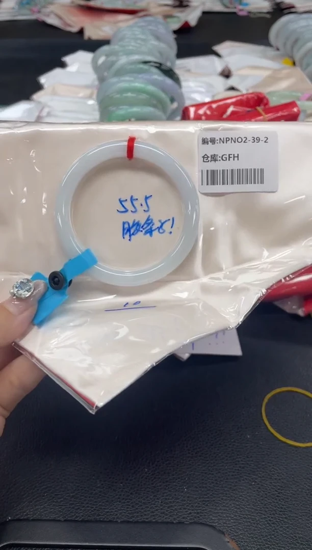 未镶嵌手镯翡翠翡翠手镯