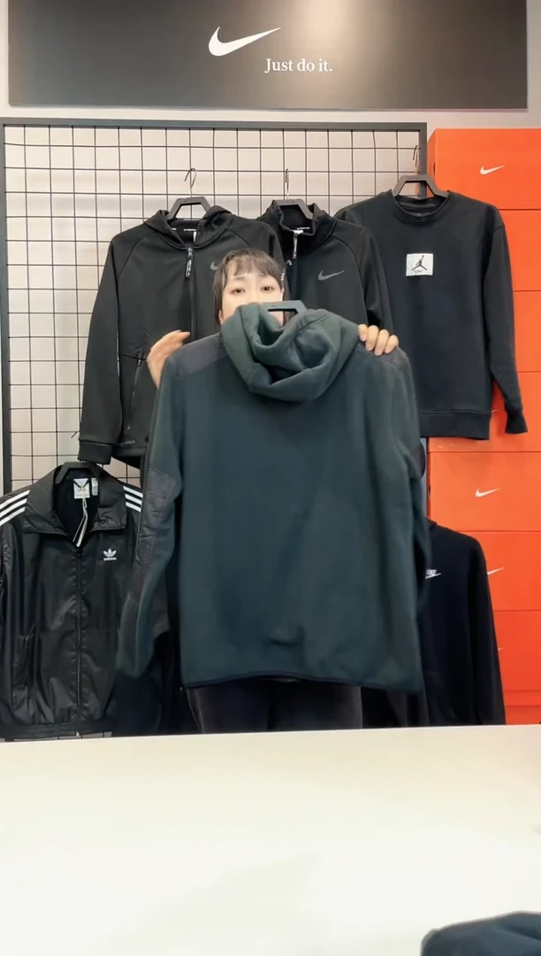 4883 黑色摇粒绒L码130-150斤 不退换