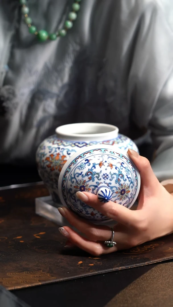 【闪购商品】J涂杏花窑斗彩缠枝莲盖罐