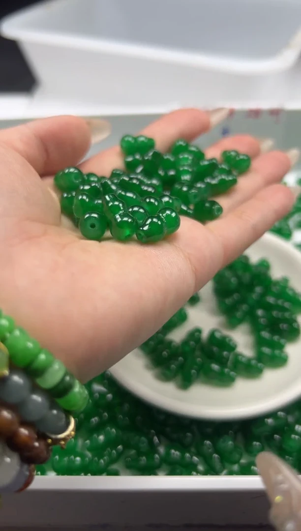 玛瑙/玉髓颈饰未镶嵌w2505冰阳绿葫芦15*9mm*10颗