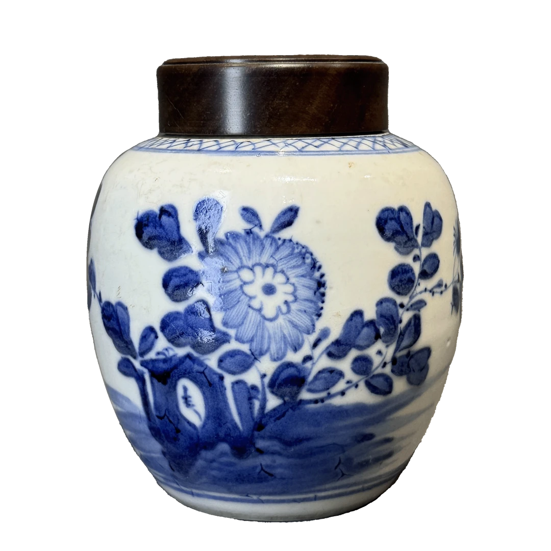 25030050t青花洞石花卉纹罐